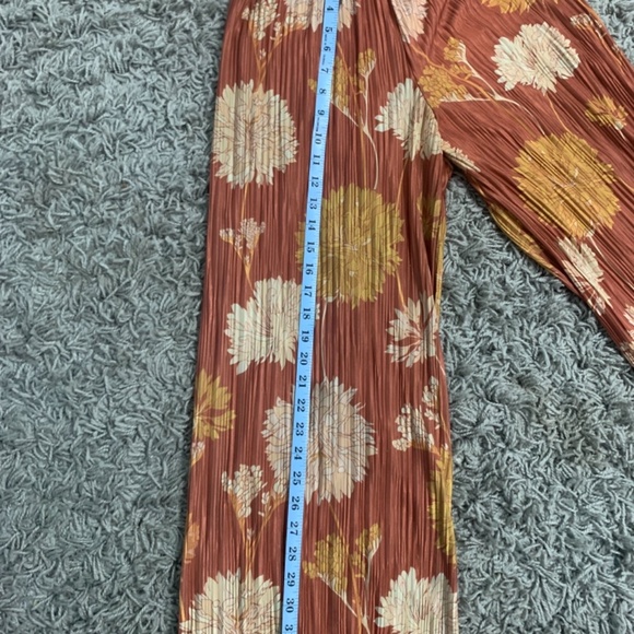 Urban Outfitters pants - Picture 2 of 4